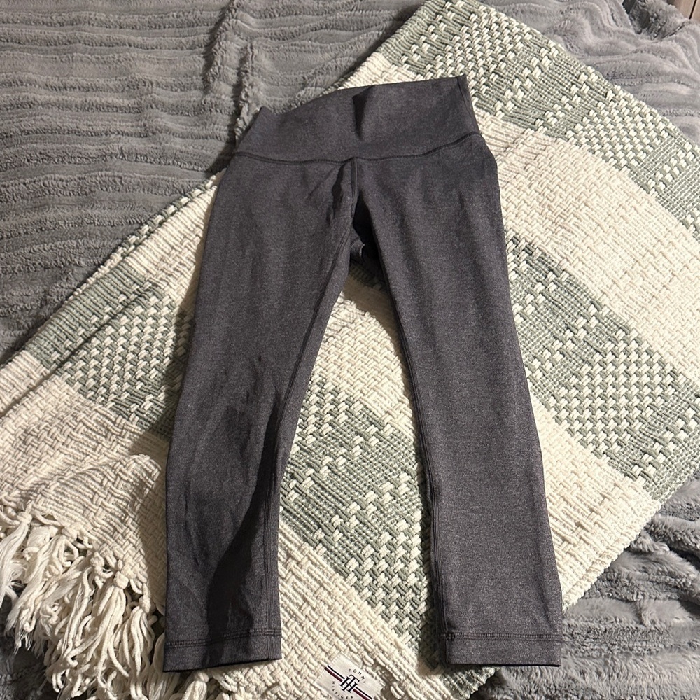 Women’s lululemon gray cropped leggings